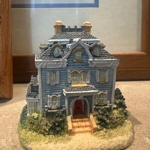 BERGMAN'S CLOCK SHOP: Liberty Square miniature house